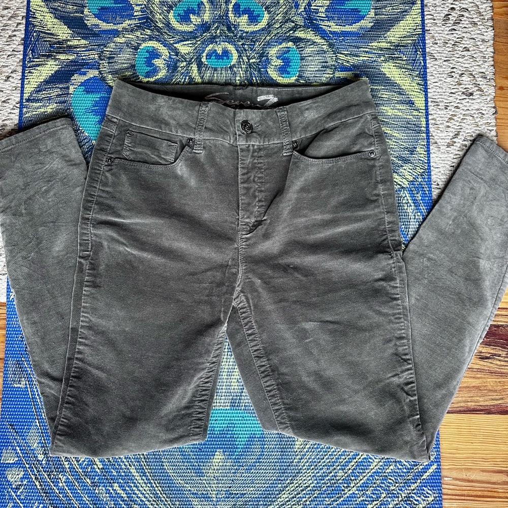 Seven 7 velvet skinny “jeans” Size 8
